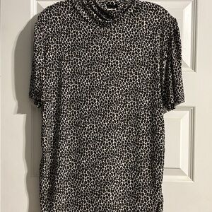 Leopard Print Short Sleeve Top